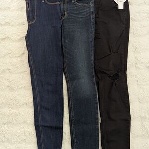 Old Navy Women's Dark Blue and Black Skinny Jeans